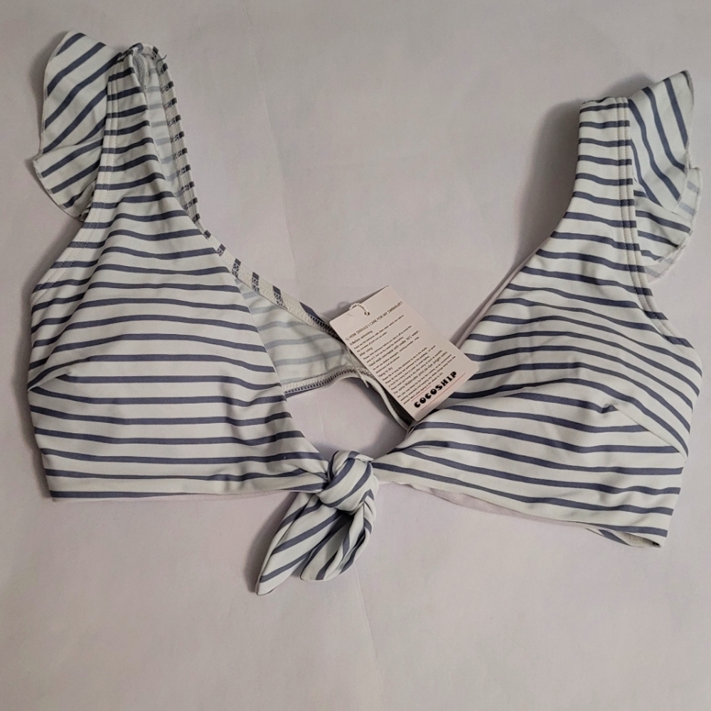 NWOT / COCOSHIP Swimwear Top